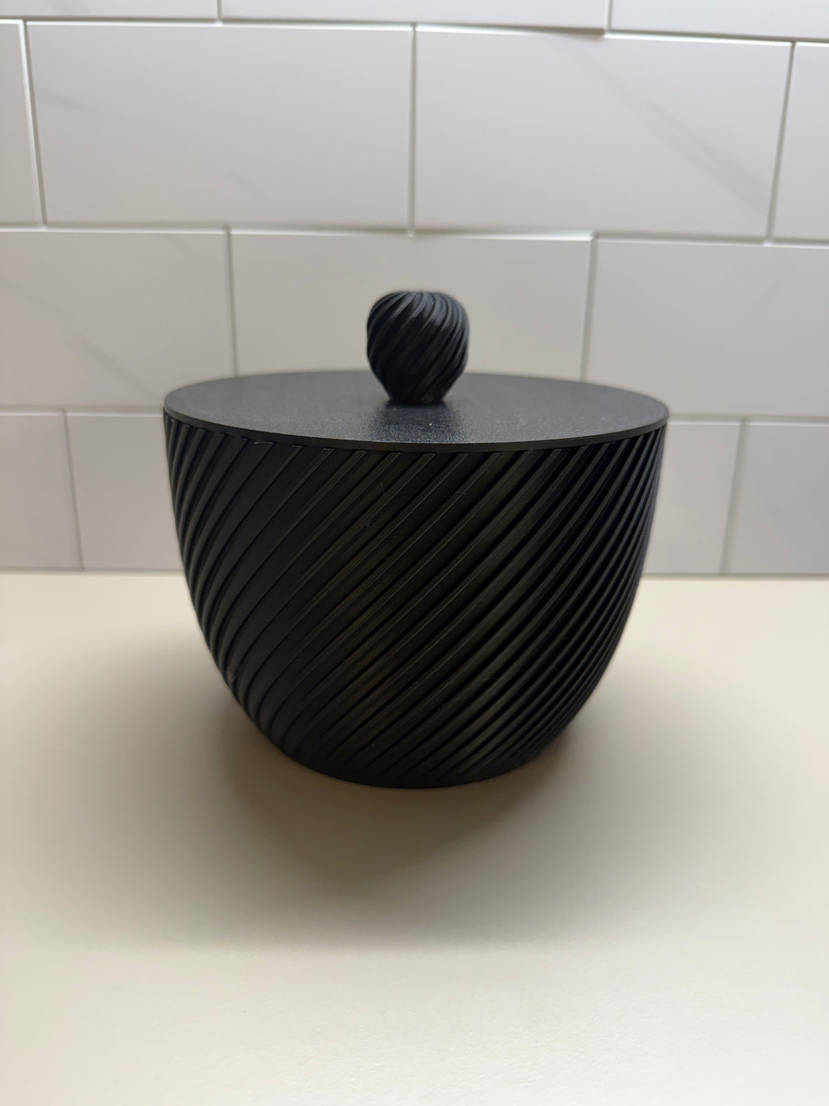 Oppbevaringsskål med spiraldesign